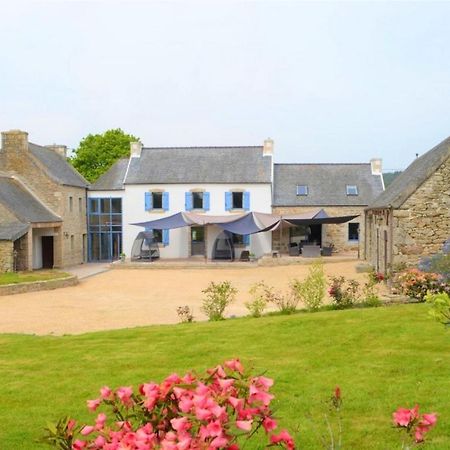 Maison de 6 chambres avec jacuzzi jardin amenage et wifi a Plougonven Extérieur photo