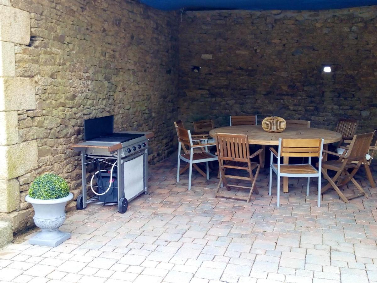 Maison de 6 chambres avec jacuzzi jardin amenage et wifi a Plougonven Extérieur photo