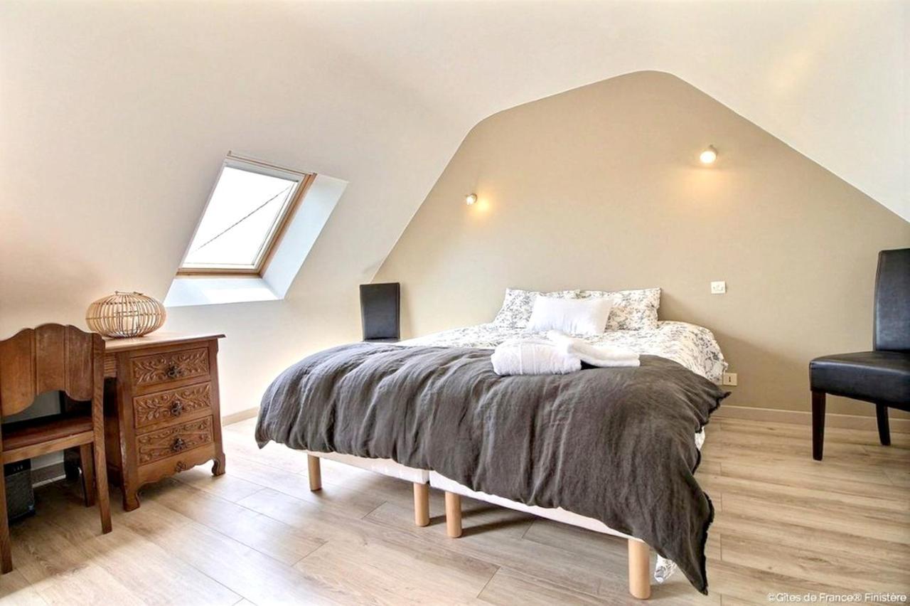 Maison de 6 chambres avec jacuzzi jardin amenage et wifi a Plougonven Extérieur photo